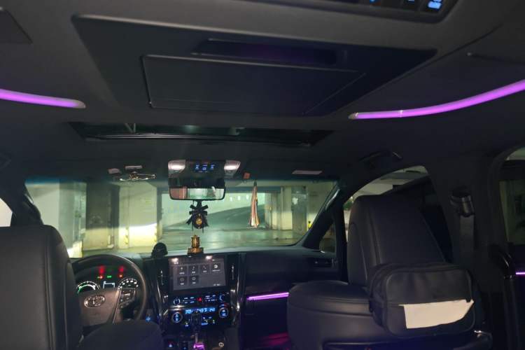 Used Toyota Vellfire 2023 Crown Dual-Engine 2.5L HV Prestige Edition Headliner