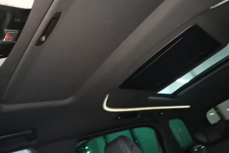 Used Toyota Vellfire 2023 Crown Dual-Engine 2.5L HV Ultimate Edition Headliner
