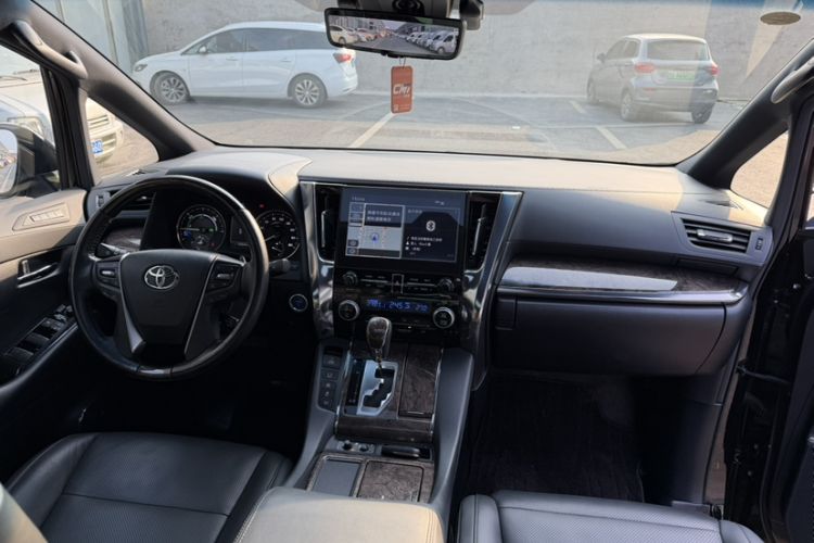 Used Toyota Vellfire 2023 Crown Dual-Engine 2.5L HV Ultimate Edition Interior 1