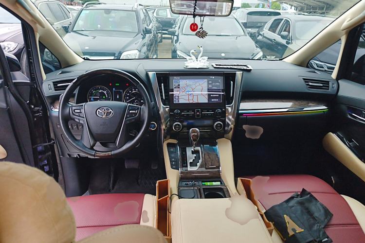 Used Toyota Vellfire 2023 Crown Dual-Engine 2.5L HV Prestige Edition Interior 2