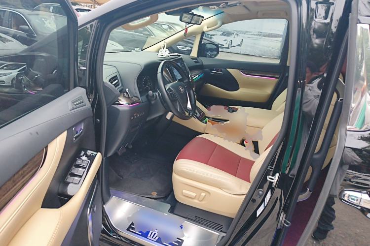 Used Toyota Vellfire 2023 Crown Dual-Engine 2.5L HV Prestige Edition Interior 3