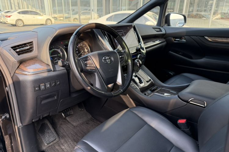 Used Toyota Vellfire 2023 Crown Dual-Engine 2.5L HV Ultimate Edition Interior 4