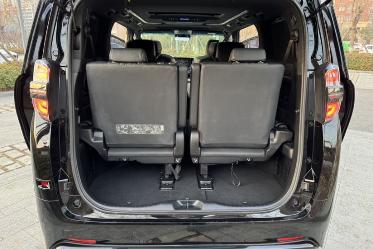 Used Toyota Vellfire 2023 Crown Dual-Engine 2.5L HV Prestige Edition Interior 7