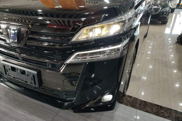 Used Toyota Vellfire 2023 Crown Dual-Engine 2.5L HV Prestige Edition Left Front Headlight