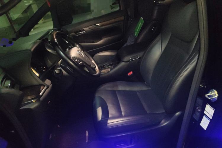 Used Toyota Vellfire 2023 Crown Dual-Engine 2.5L HV Prestige Edition Left Front Seat