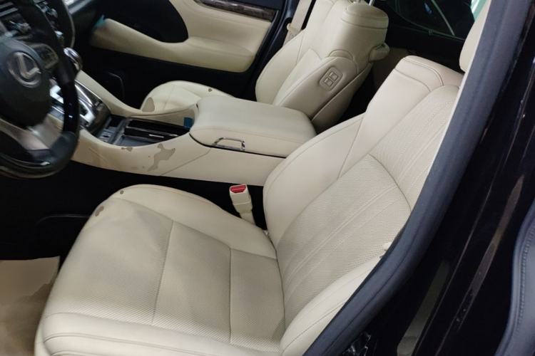 Used Toyota Vellfire 2023 Crown Dual-Engine 2.5L HV Prestige Edition Left Front Seat