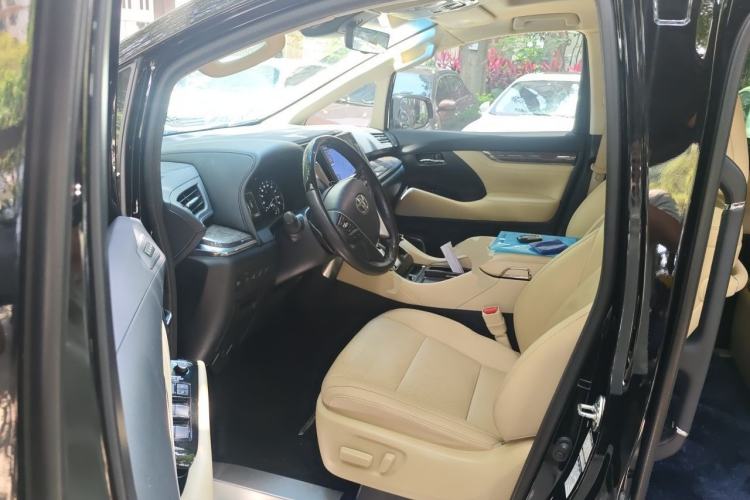 Used Toyota Vellfire 2023 Crown Dual-Engine 2.5L HV Ultimate Edition Left Front Seat