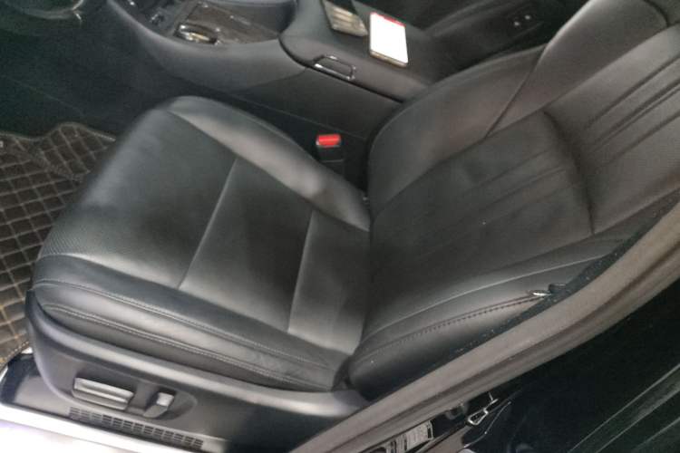 Used Toyota Vellfire 2023 Crown Dual-Engine 2.5L HV Prestige Edition Left Front Seat