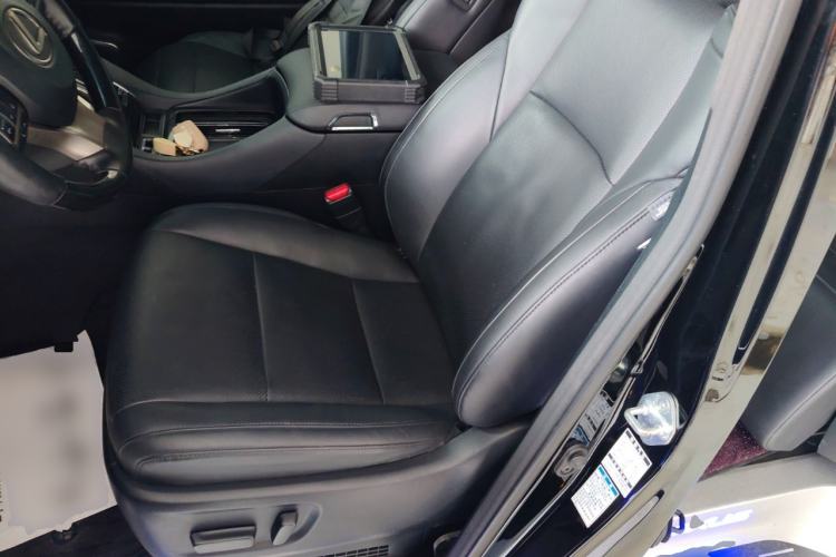 Used Toyota Vellfire 2023 Crown Dual-Engine 2.5L HV Luxury Edition Left Front Seat