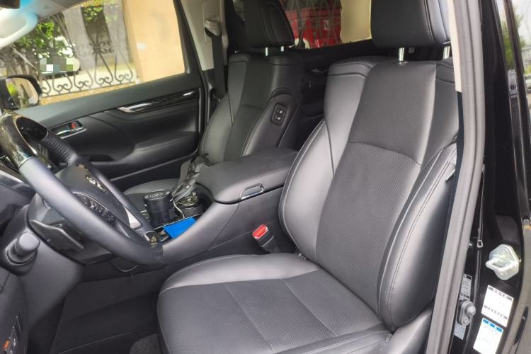 Used Toyota Vellfire 2023 Crown Dual-Engine 2.5L HV Luxury Edition Left Front Seat