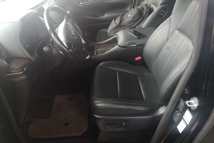 Used Toyota Vellfire 2023 Crown Dual-Engine 2.5L HV Ultimate Edition Left Front Seat