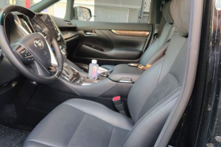 Used Toyota Vellfire 2023 Crown Dual-Engine 2.5L HV Ultimate Edition Left Front Seat