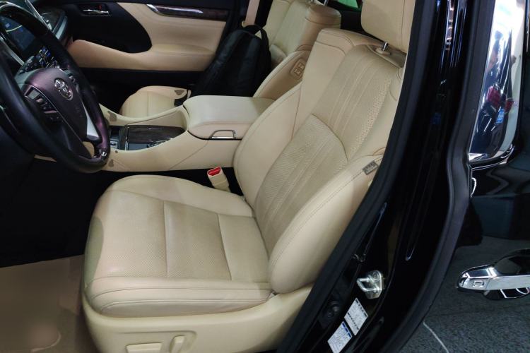 Used Toyota Vellfire 2023 Crown Dual-Engine 2.5L HV Ultimate Edition Left Front Seat