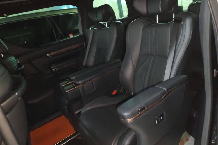 Used Toyota Vellfire 2023 Crown Dual-Engine 2.5L HV Prestige Edition Left Rear Seat