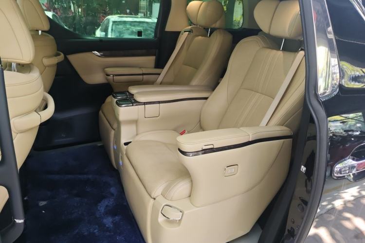 Used Toyota Vellfire 2023 Crown Dual-Engine 2.5L HV Ultimate Edition Left Rear Seat