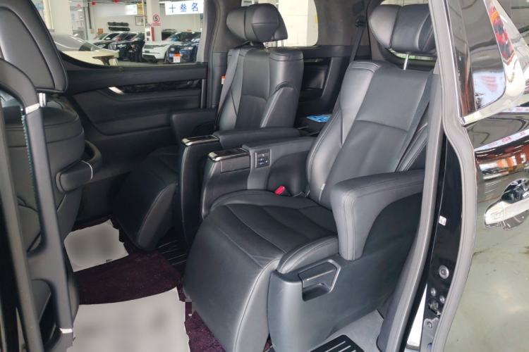 Used Toyota Vellfire 2023 Crown Dual-Engine 2.5L HV Luxury Edition Left Rear Seat