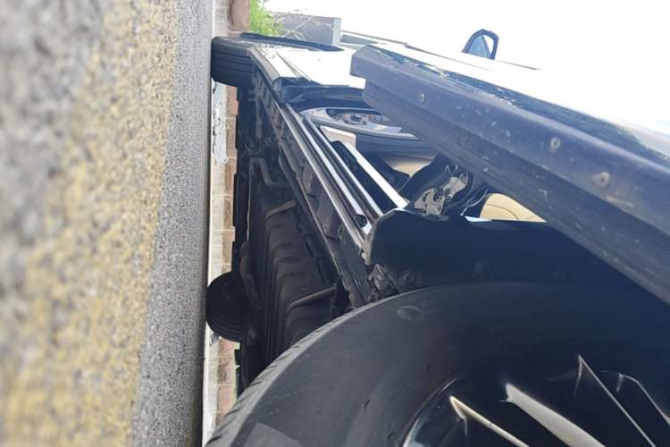 Used Toyota Vellfire 2023 Crown Dual-Engine 2.5L HV Prestige Edition Left Side Sill
