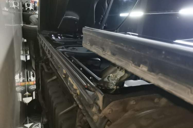 Used Toyota Vellfire 2023 Crown Dual-Engine 2.5L HV Ultimate Edition Left Side Sill