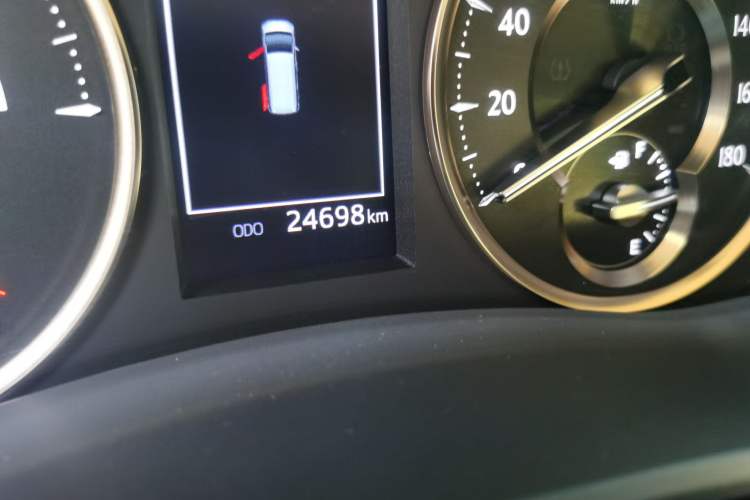 Used Toyota Vellfire 2023 Crown Dual-Engine 2.5L HV Ultimate Edition Odometer Close Up