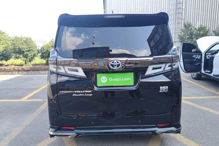 Used Toyota Vellfire 2023 Crown Dual-Engine 2.5L HV Prestige Edition Rear