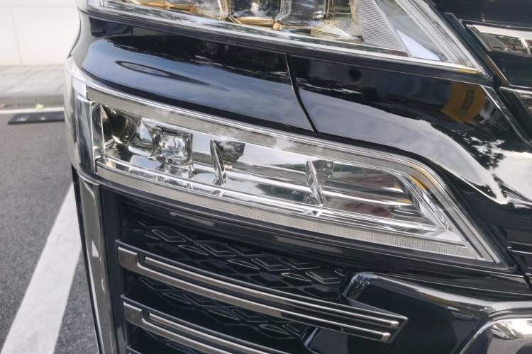 Used Toyota Vellfire 2023 Crown Dual-Engine 2.5L HV Ultimate Edition Right Front Headlight