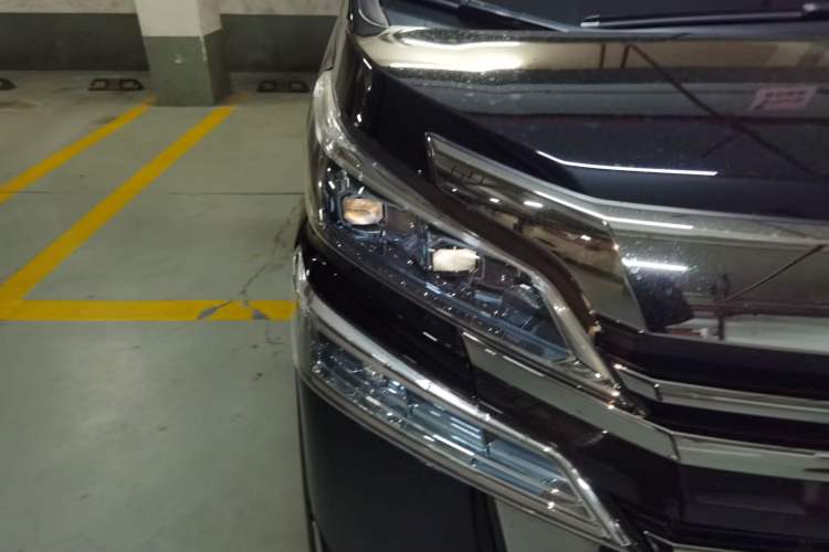 Used Toyota Vellfire 2023 Crown Dual-Engine 2.5L HV Prestige Edition Right Front Headlight