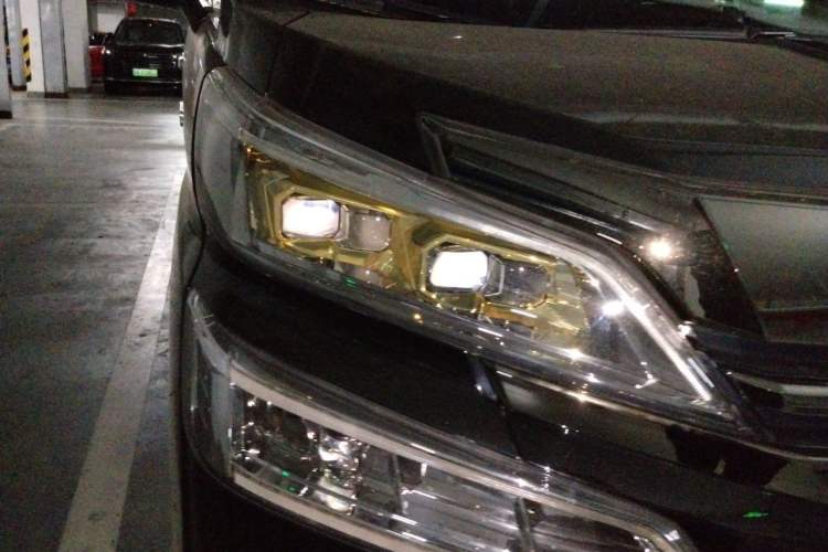 Used Toyota Vellfire 2023 Crown Dual-Engine 2.5L HV Luxury Edition Right Front Headlight