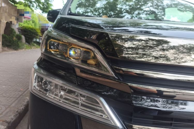 Used Toyota Vellfire 2023 Crown Dual-Engine 2.5L HV Luxury Edition Right Front Headlight