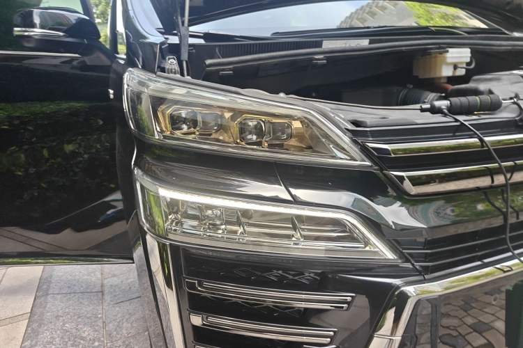 Used Toyota Vellfire 2023 Crown Dual-Engine 2.5L HV Ultimate Edition Right Front Headlight