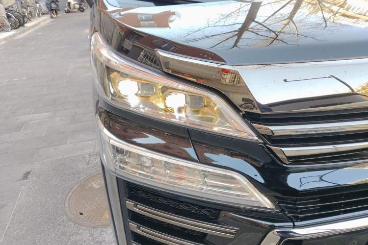 Used Toyota Vellfire 2023 Crown Dual-Engine 2.5L HV Ultimate Edition Right Front Headlight