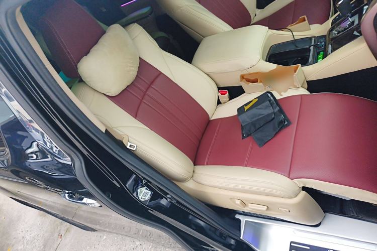 Used Toyota Vellfire 2023 Crown Dual-Engine 2.5L HV Prestige Edition Right Front Seat
