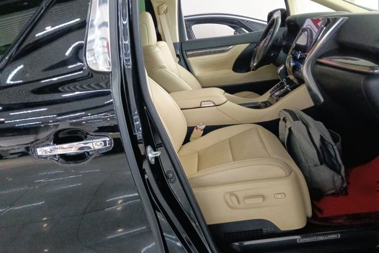 Used Toyota Vellfire 2023 Crown Dual-Engine 2.5L HV Prestige Edition Right Front Seat