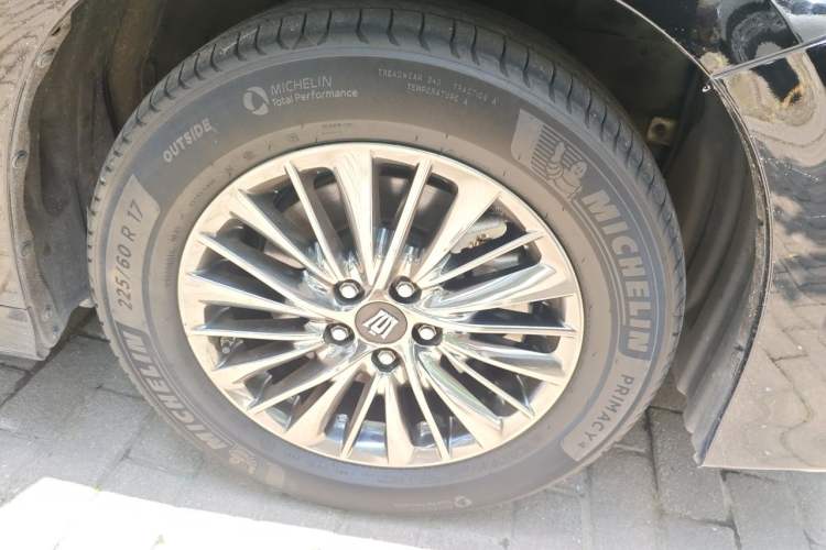 Used Toyota Vellfire 2023 Crown Dual-Engine 2.5L HV Ultimate Edition Right Front Wheel Hub