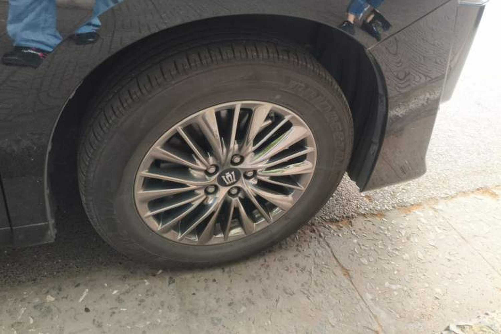 Used Toyota Vellfire 2023 Crown Dual-Engine 2.5L HV Luxury Edition Right Front Wheel Hub