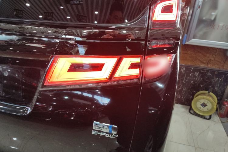 Used Toyota Vellfire 2023 Crown Dual-Engine 2.5L HV Prestige Edition Right Rear Taillight