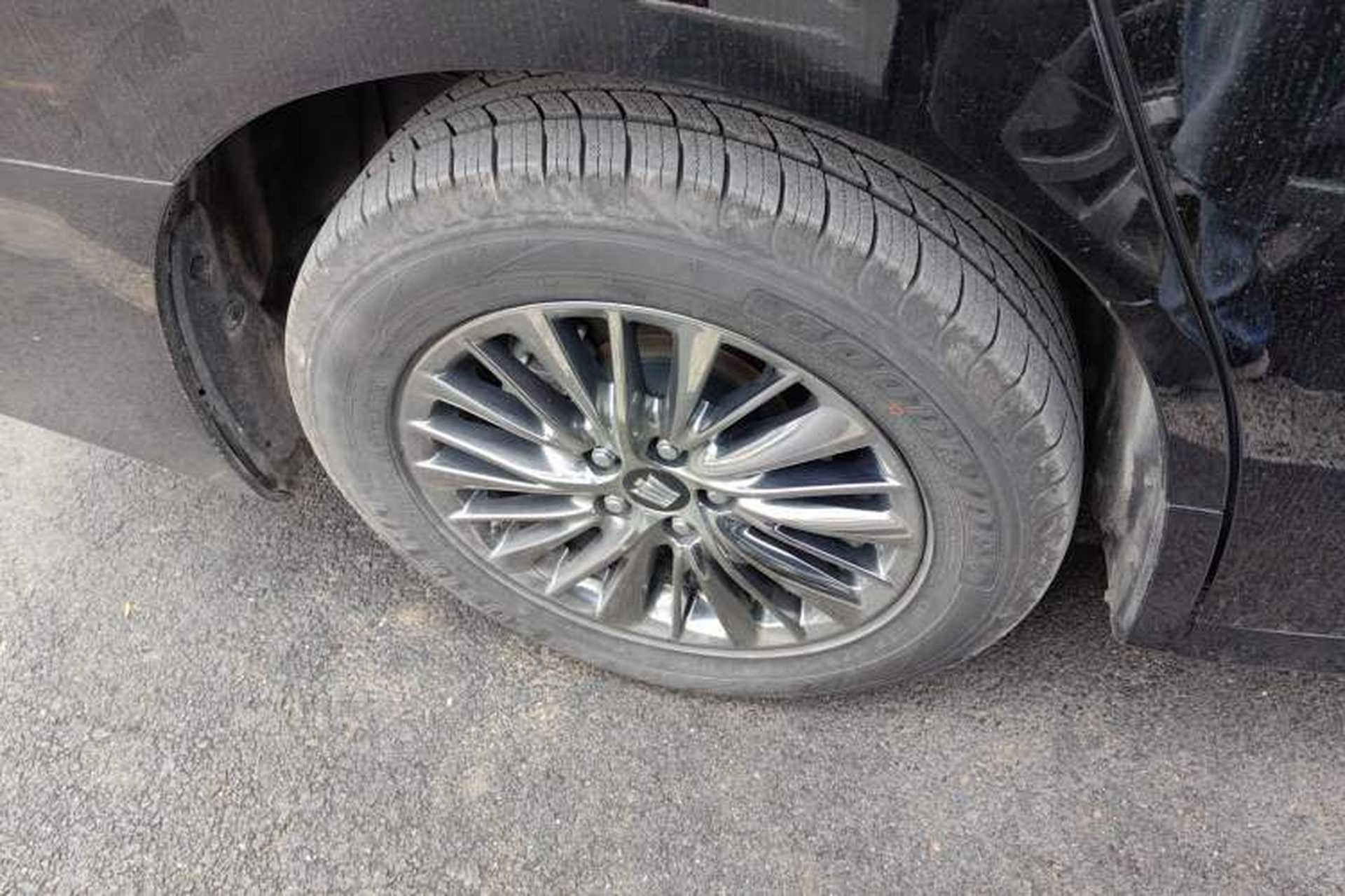 Used Toyota Vellfire 2023 Crown Dual-Engine 2.5L HV Luxury Edition Right Rear Wheel Hub