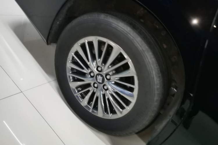 Used Toyota Vellfire 2023 Crown Dual-Engine 2.5L HV Ultimate Edition Right Rear Wheel Hub