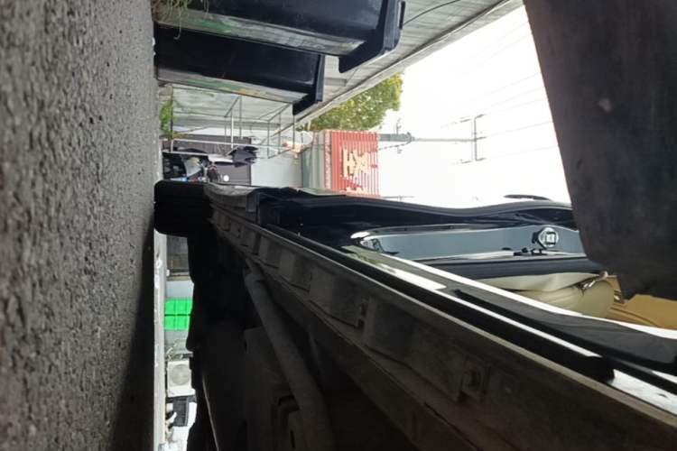 Used Toyota Vellfire 2023 Crown Dual-Engine 2.5L HV Prestige Edition Right Side Sill