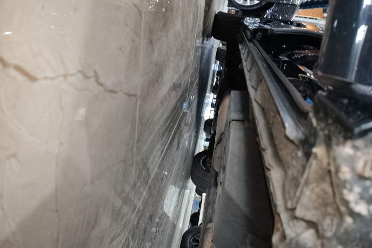 Used Toyota Vellfire 2023 Crown Dual-Engine 2.5L HV Prestige Edition Right Side Sill