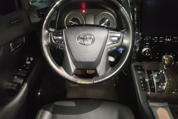 Used Toyota Vellfire 2023 Crown Dual-Engine 2.5L HV Prestige Edition Steering Wheel