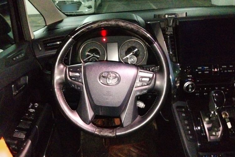 Used Toyota Vellfire 2023 Crown Dual-Engine 2.5L HV Luxury Edition Steering Wheel