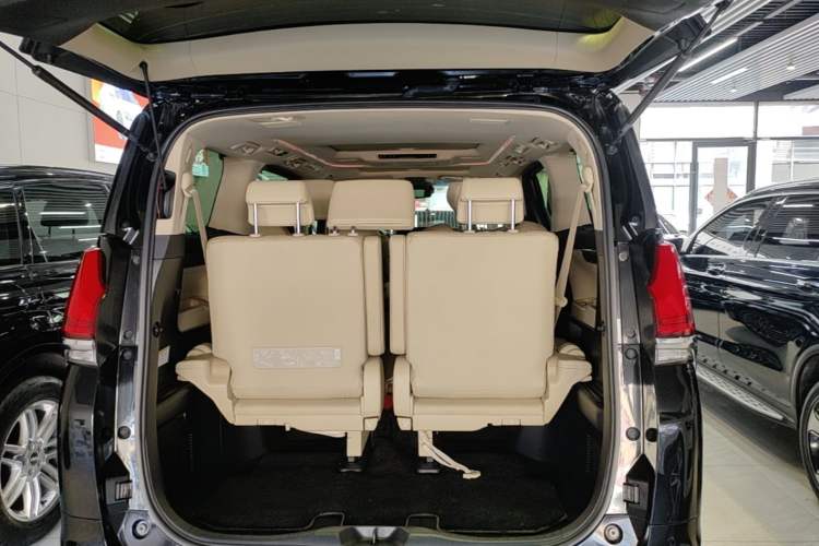 Used Toyota Vellfire 2023 Crown Dual-Engine 2.5L HV Prestige Edition Trunk