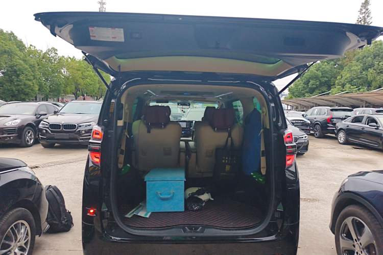 Used Toyota Vellfire 2023 Crown Dual-Engine 2.5L HV Prestige Edition Trunk