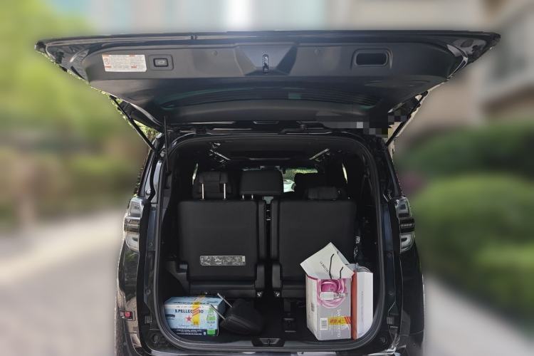 Used Toyota Vellfire 2023 Crown Dual-Engine 2.5L HV Ultimate Edition Trunk