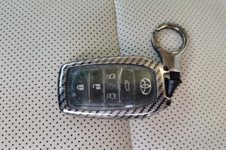 Used Toyota Vellfire 2023 Crown Dual-Engine 2.5L HV Ultimate Edition Vehicle Key