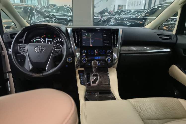 Used Toyota Vellfire 2023 Crown Dual-Engine 2.5L HV Ultimate Edition Audio And AC Panel