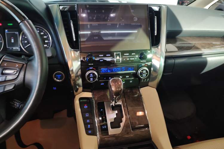 Used Toyota Vellfire 2023 Crown Dual-Engine 2.5L HV Prestige Edition Audio And AC Panel