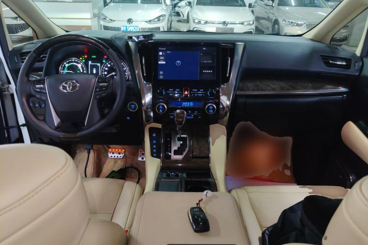 Used Toyota Vellfire 2023 Crown Dual-Engine 2.5L HV Ultimate Edition Center Console