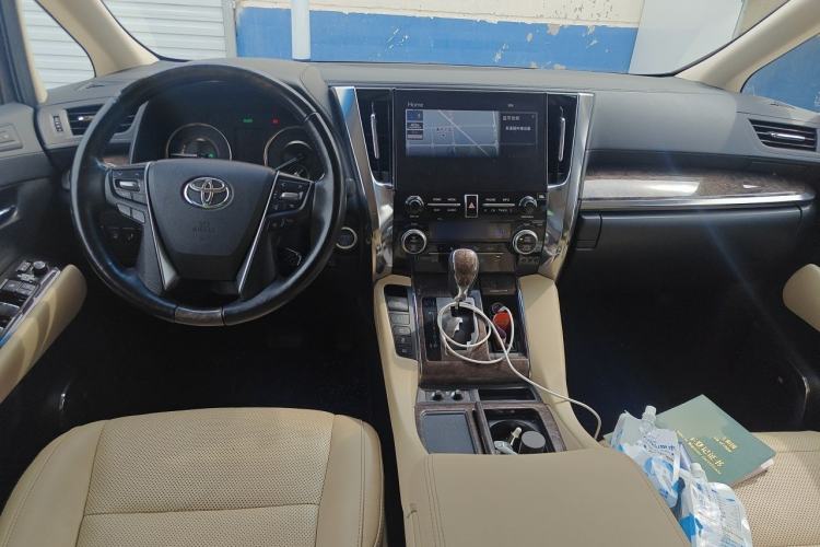 Used Toyota Vellfire 2023 Crown Dual-Engine 2.5L HV Prestige Edition Center Console