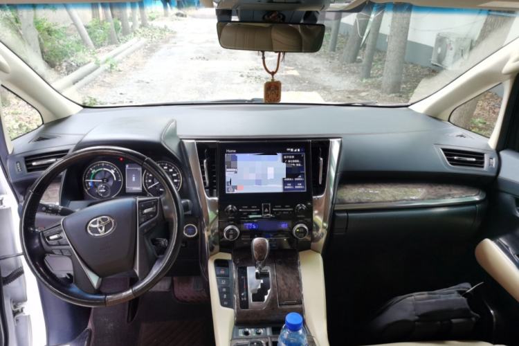 Used Toyota Vellfire 2023 Crown Dual-Engine 2.5L HV Prestige Edition Center Console
